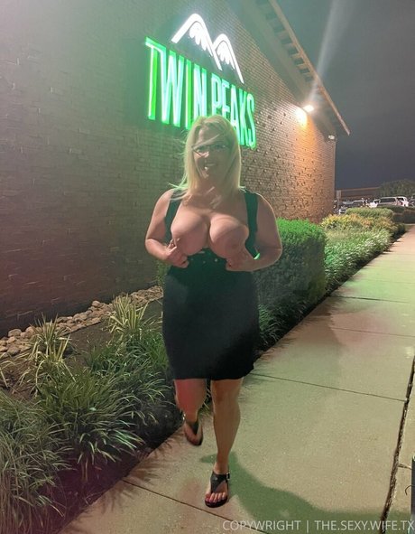 thesexywifetx hot star photo