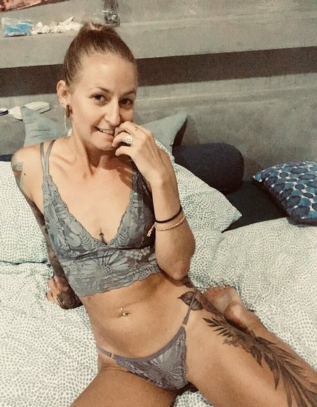 hairy pussy onlyfans exclusive photo