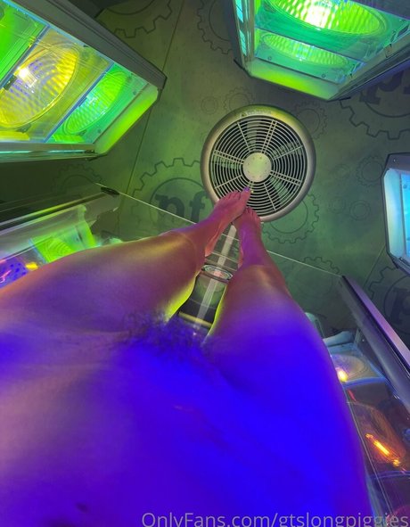 gtslongpiggies adult model photo