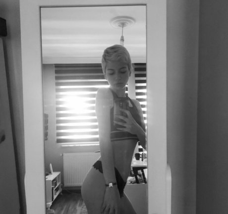 Busra cabuk model naked galleries