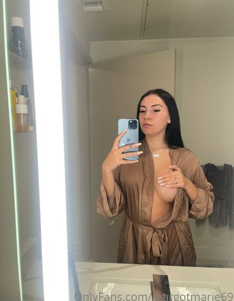 margotmarie69 naked pornstar img