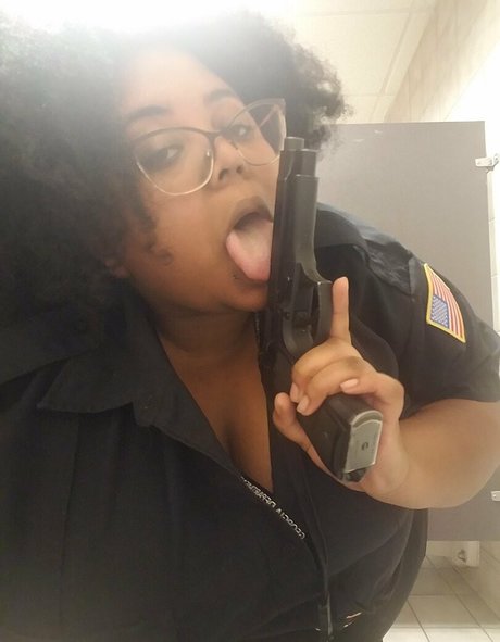 lilmsfluffy nudes model image