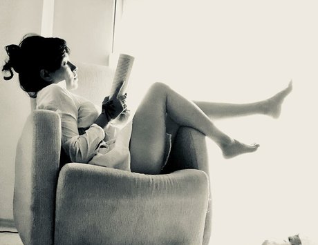 Ceyda Kocman sexy actress pics