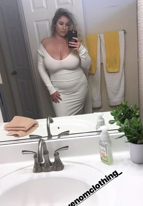 Lo Sangstaaa star top galleries