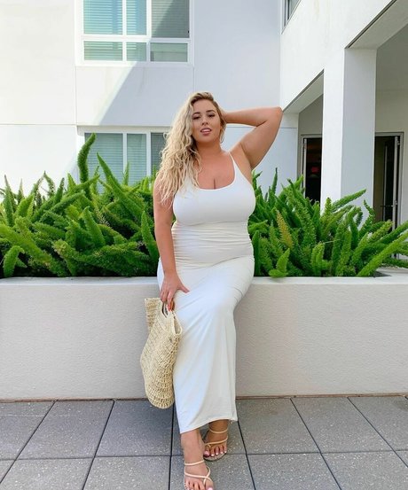 beautiful shemale onlyfans hot nude pictures