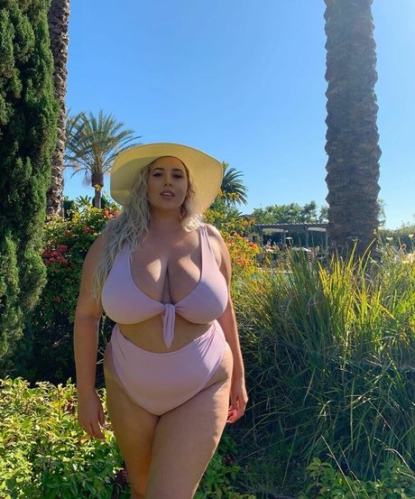 big tits lesbians onlyfans sexy pictures