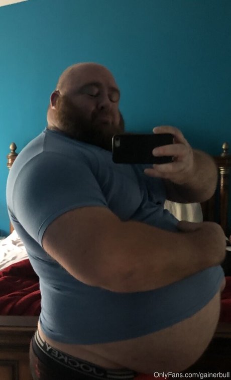 gainerbull adult model photo