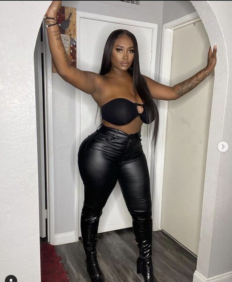 Nathalia Domingos star nude images