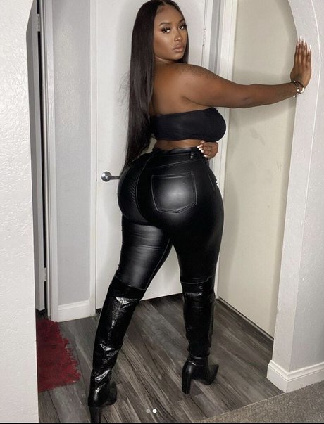 Nathalia Domingos model pretty images