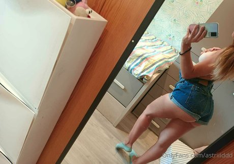 astriiiddd star nude gallery