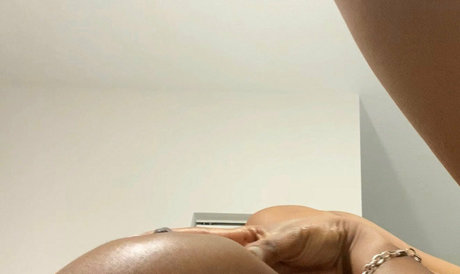 muvamoore nude pornstar pics