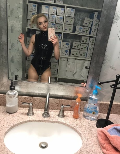 Mandy Marx xxx pornstar archive