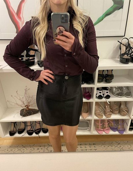 Mandy Marx top model images