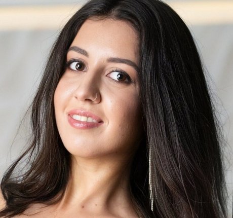 Katty West star exclusive img