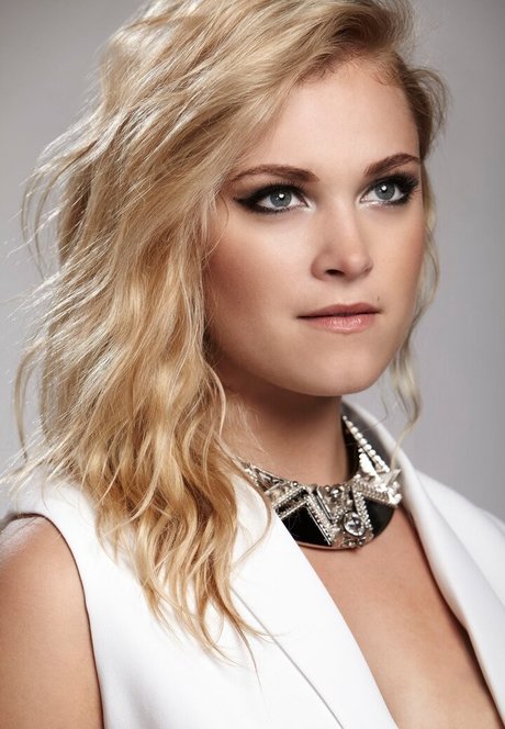 Eliza Taylor perfect model img