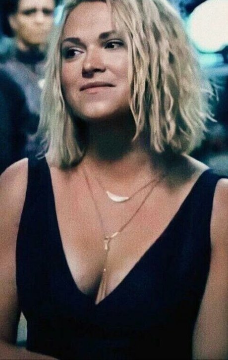 Eliza Taylor model hd archive