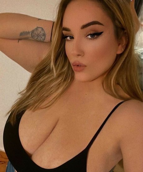 Emily Gillick xxx actress img