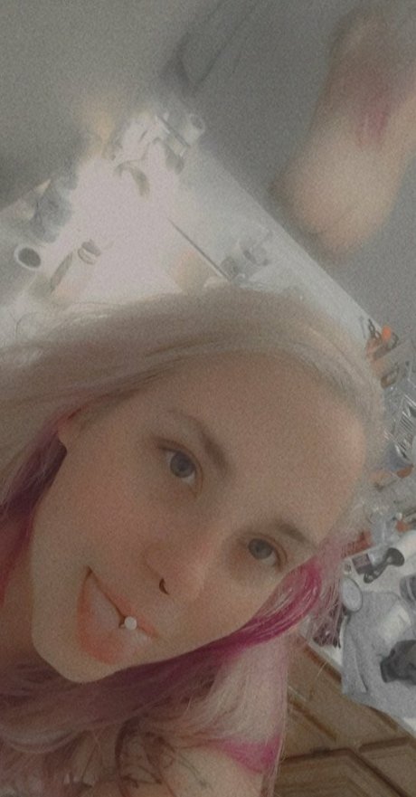 shaholl13 model sexy photo