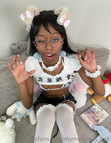 mymelodyirl free high quality pornstar gallery