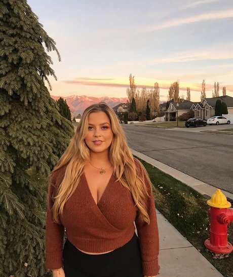 Amanda R nude actress photos