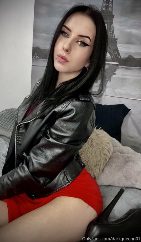 darkqueenn01 erotic model image