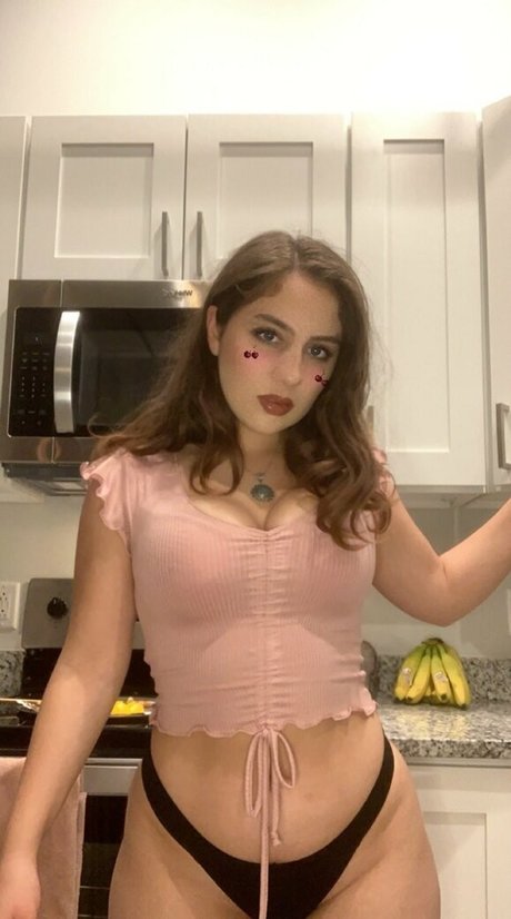 farahasteri pretty model image