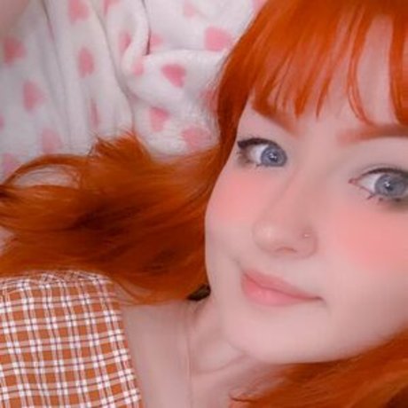 EllieeDoll star art pics