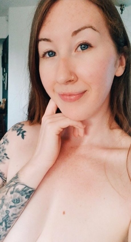 ellierowynfans star exclusive photos