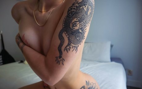 lavishulula naked star photo