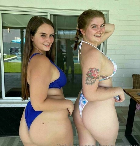 Kayla Davis star beautiful galleries