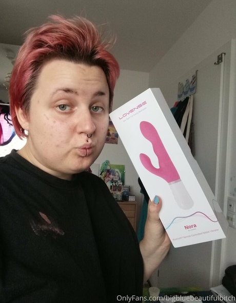 bigbluebeautifulbitch star nude picture