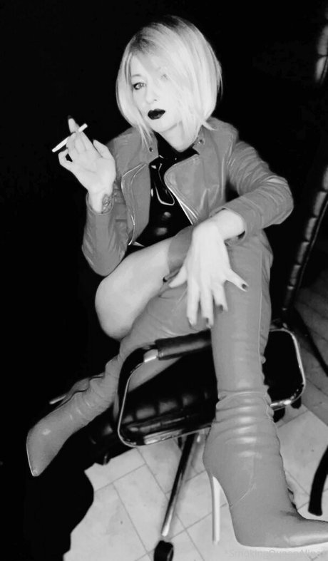 smokingqueenalina xxx actress pictures