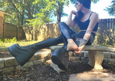 blonde lesbian onlyfans pornographic pic