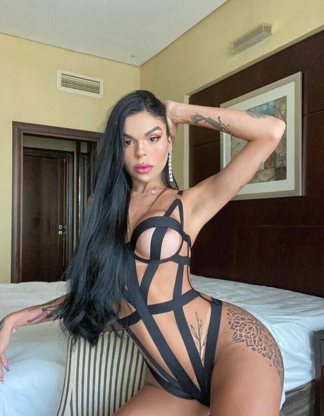 biancapetrovickyoficial naked pornstar pic