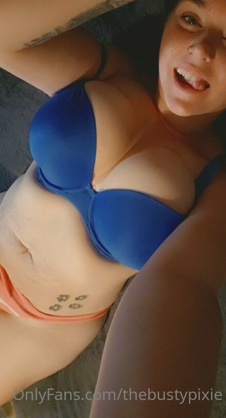 thebustypixie pretty pornstar pics