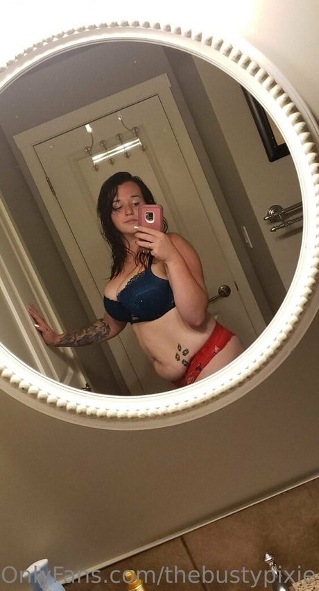 thebustypixie model perfect pics