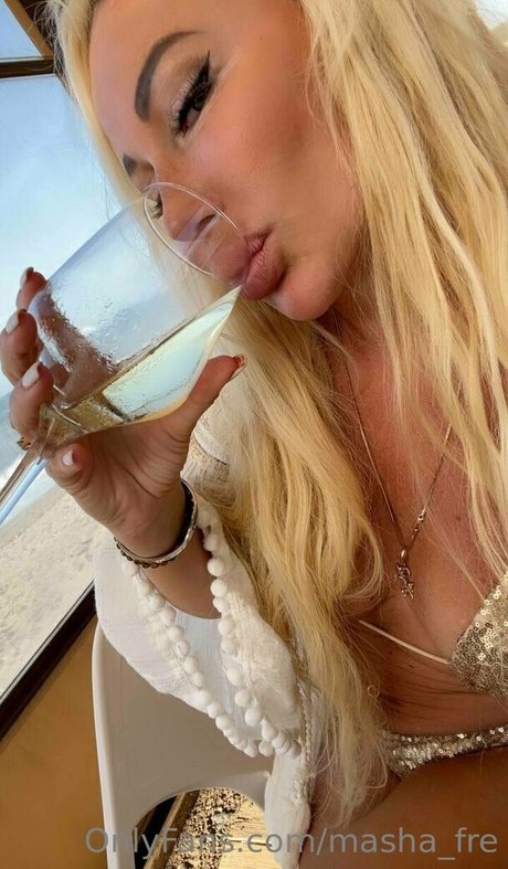 margot free model high quality image