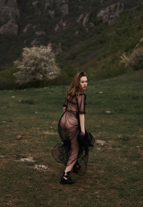 your lulu naked model galleries