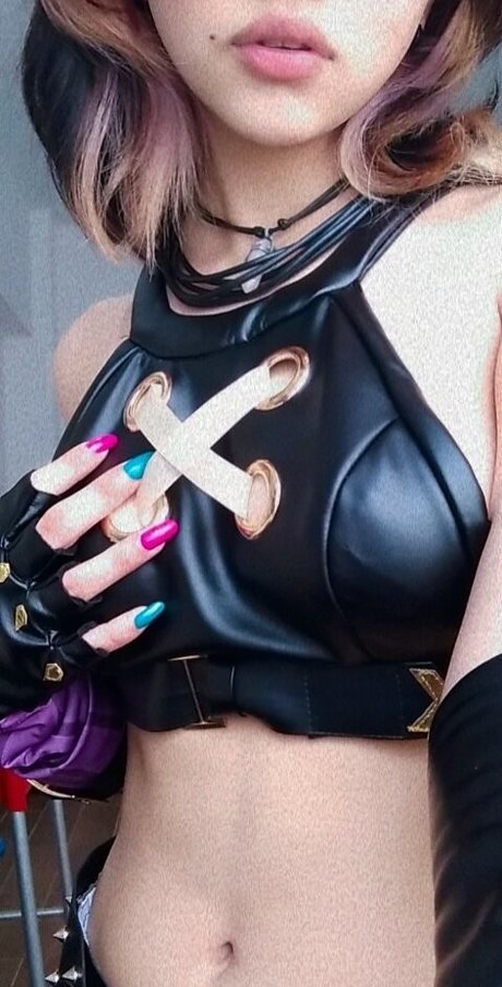 Nickdronninger pretty model image