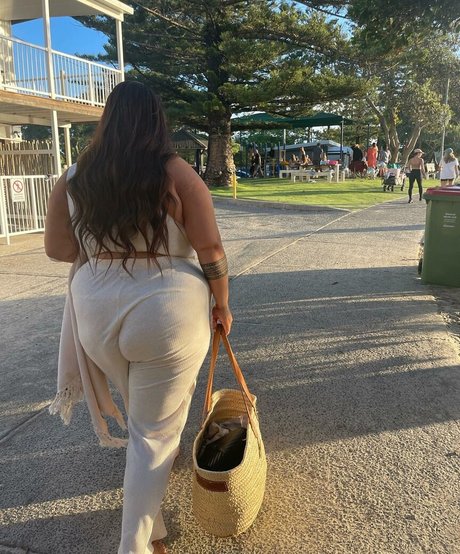 Antonia Waerea Adams model porn galleries