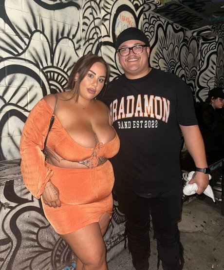 Antonia Waerea Adams model perfect photo