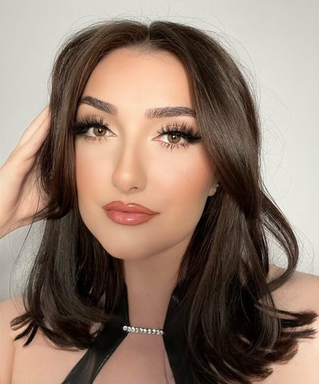 Sammie Warren hot actress pics