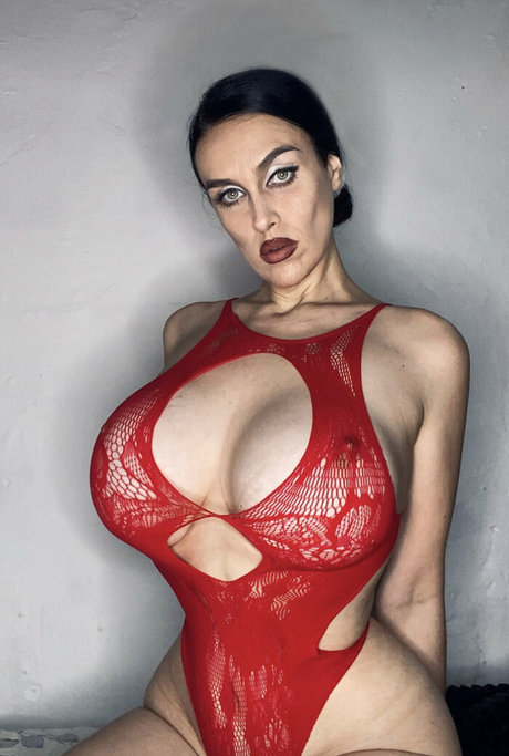 Castiza Vixens pornographic star photos