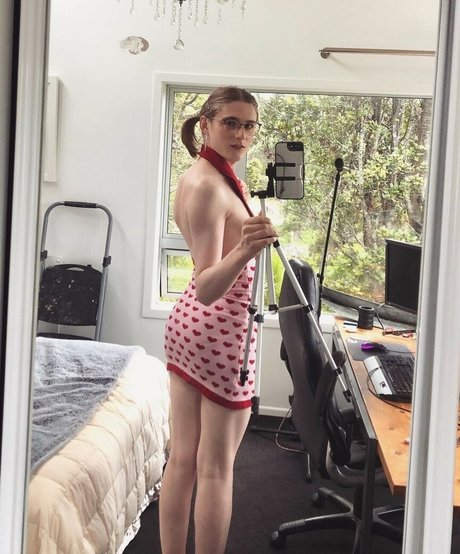 Alice In Wonder1and star hd img