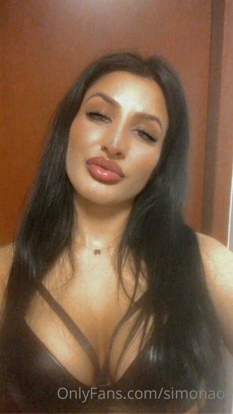 simonaof xxx star pic