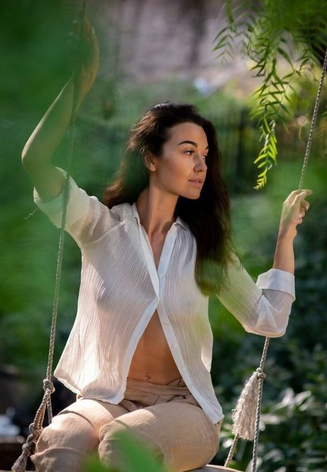 alma art porn actress pic