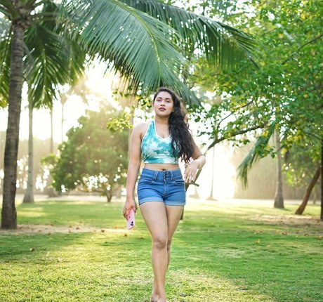 Nimesha Jayarathne exclusive pornstar photos