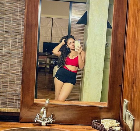 Nimesha Jayarathne top actress pics