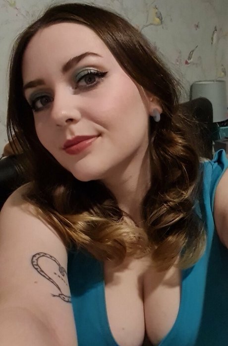 Chloe Holt hd star archive