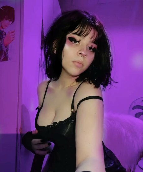 Violet Fox sex actress images